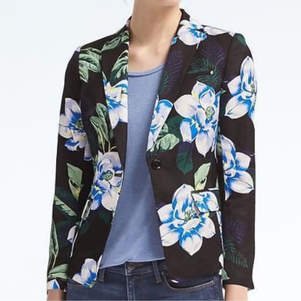 Banana Republic Black Floral Chelsea Blazer Size 2